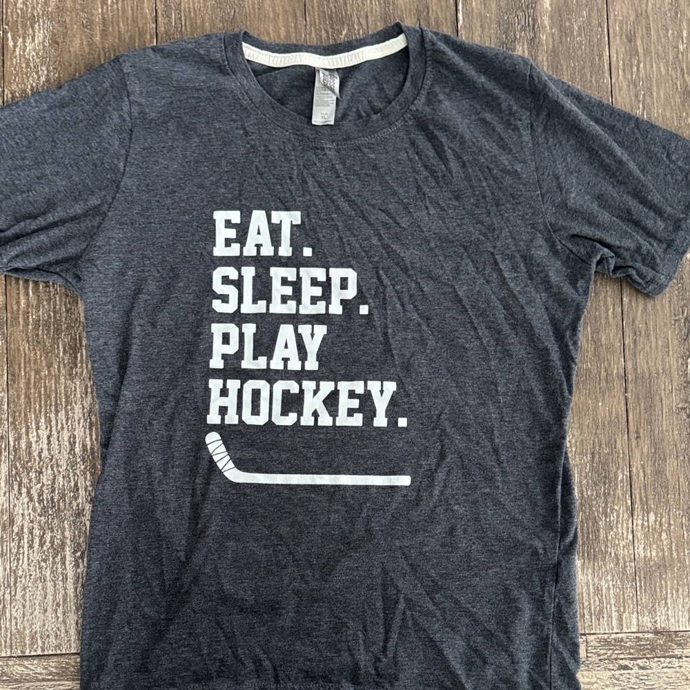 Gray Hockey Themed T-Shirt youth xl